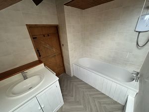 Photo 8- click for photo gallery